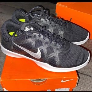 Nike Women’s Lunar Lux Trainer Shoes 6.5